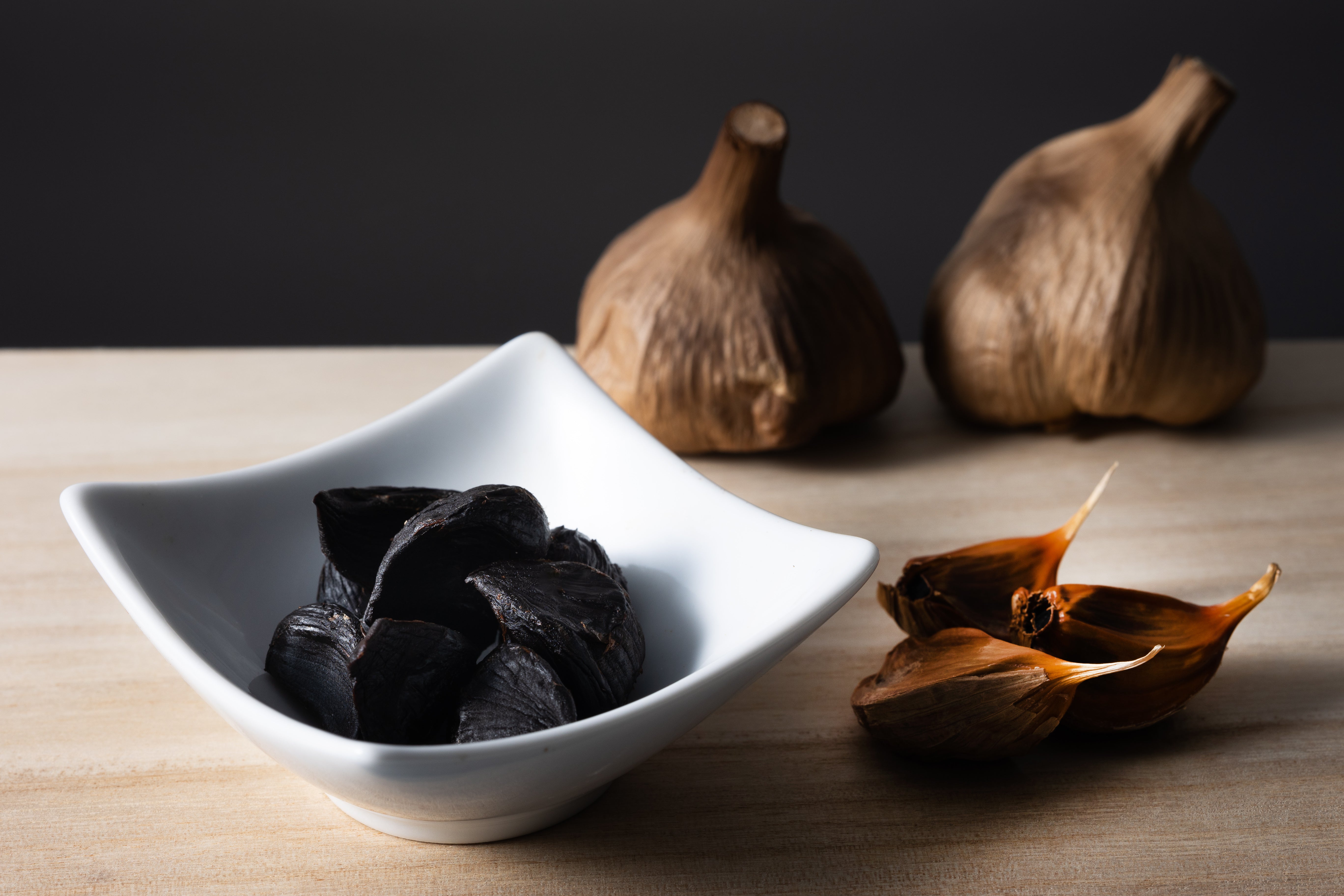 黒にんにく 〜縁熟 〜 青森県産ホワイト六片 200g